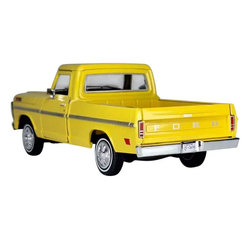 Full view of the GreenLight Dually Drivers Series 11 collector packaging for the 1992 Ford F-150.