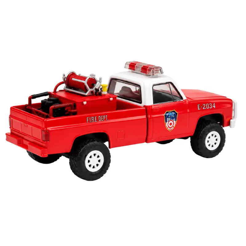Greenlight FDNY 1986 Chevrolet M1008 fire truck rear view Fire Dept tailgate diecast 1:64