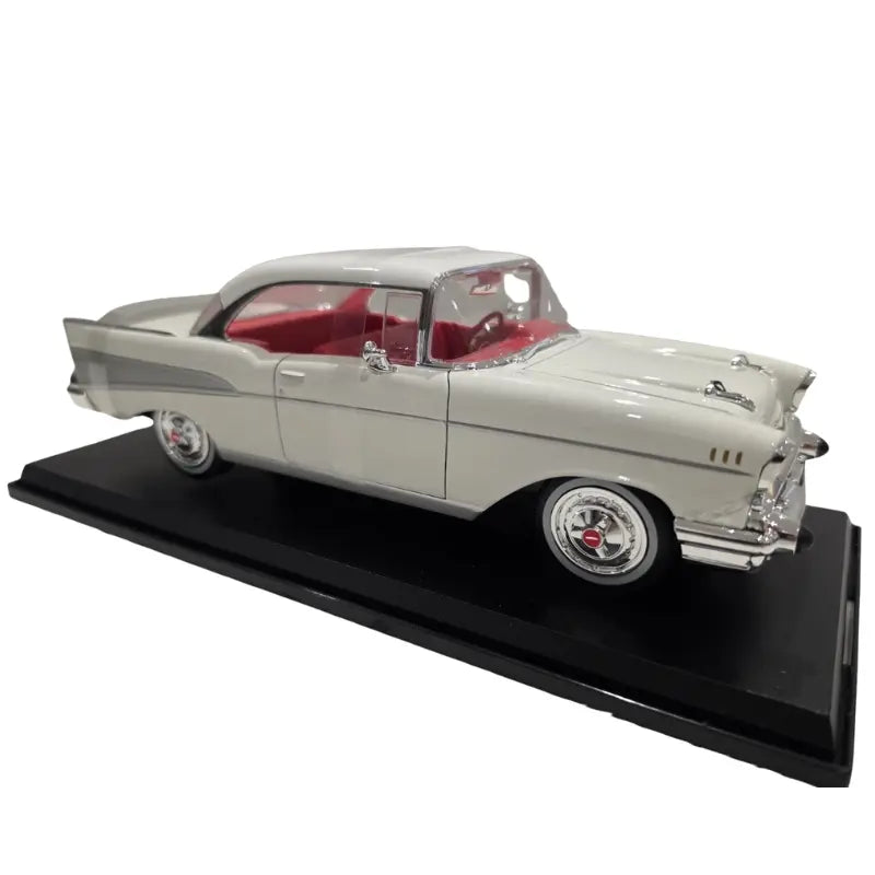 Maisto 1:18 1957 Chevrolet Bel Air Coupe diecast model side profile view