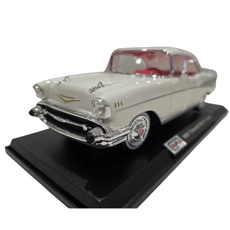 Maisto 1:18 1957 Chevrolet Bel Air Coupe diecast model three quarter front view