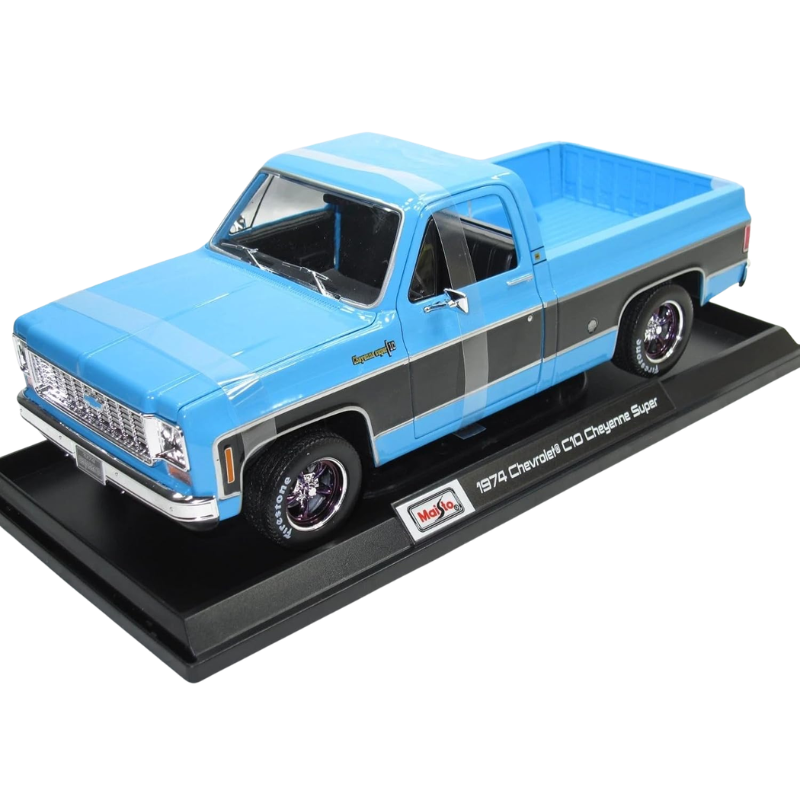 Maisto 1:18 1970 Chevrolet C10 Cheyenne Super diecast model three quarter front view on display base