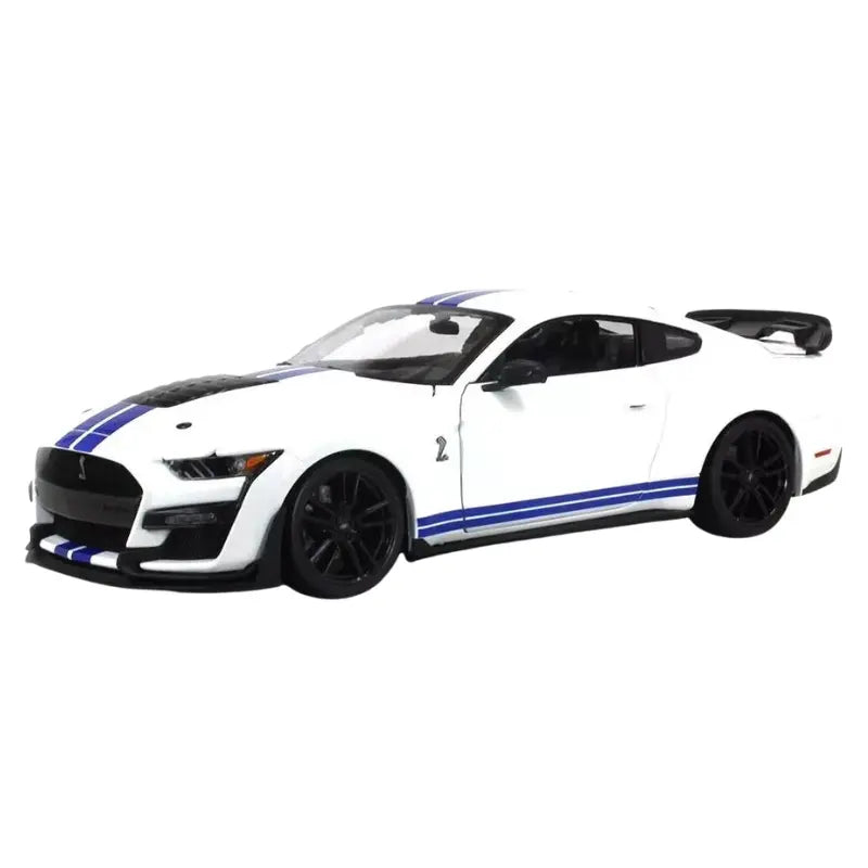 2020 Mustang Shelby GT500 white and blue 1:18 diecast car front three quarter angle view