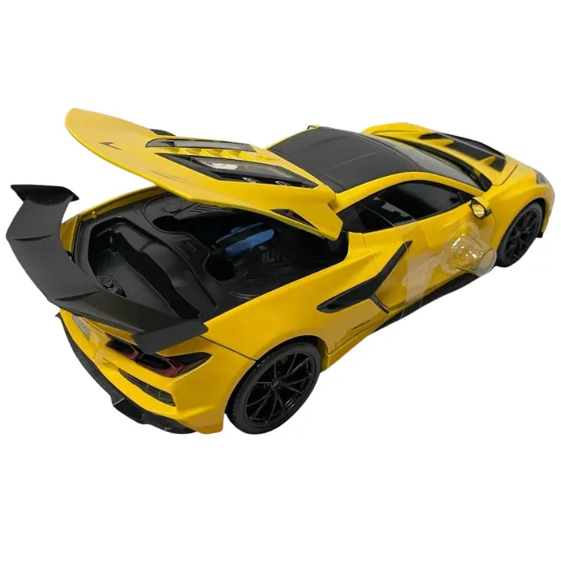 Maisto 2025 Chevrolet Corvette ZR1 yellow diecast 1:18 opening frunk rear engine detail