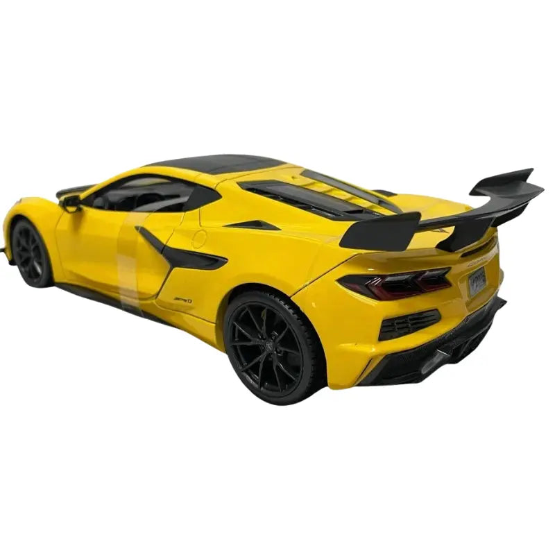 Maisto 2025 Chevrolet Corvette ZR1 yellow diecast 1:18 rear three quarter spoiler detail