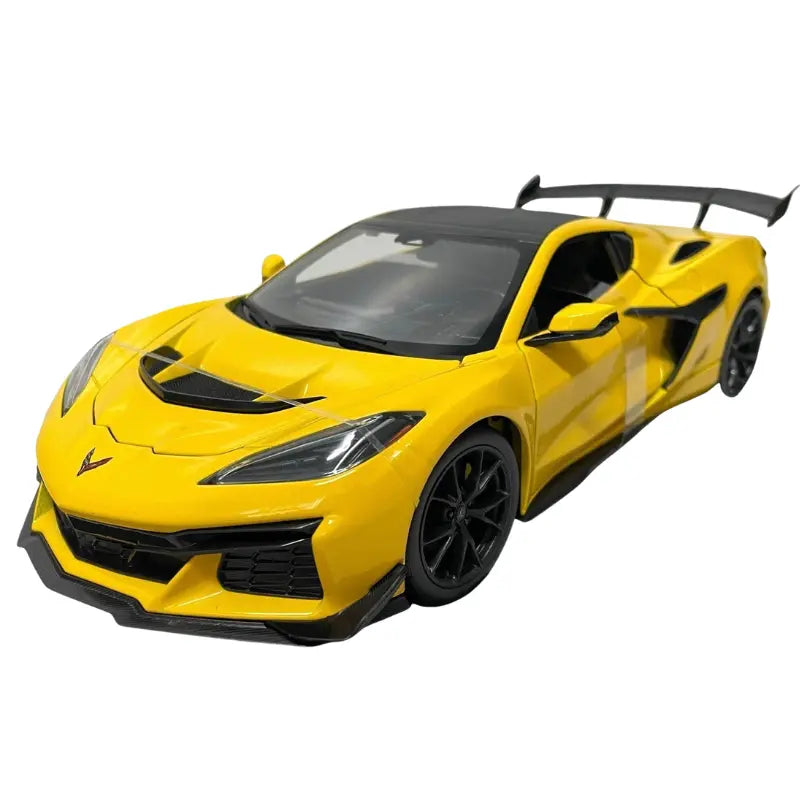 Maisto 2025 Chevrolet Corvette ZR1 yellow diecast 1:18 three quarter front view