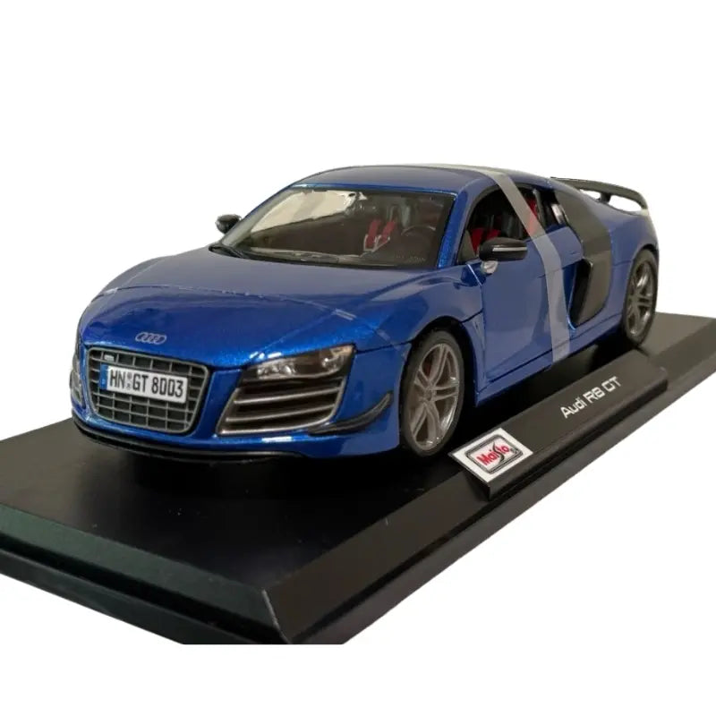 Maisto 1:18 Audi R8 GT diecast model lifestyle display front angle