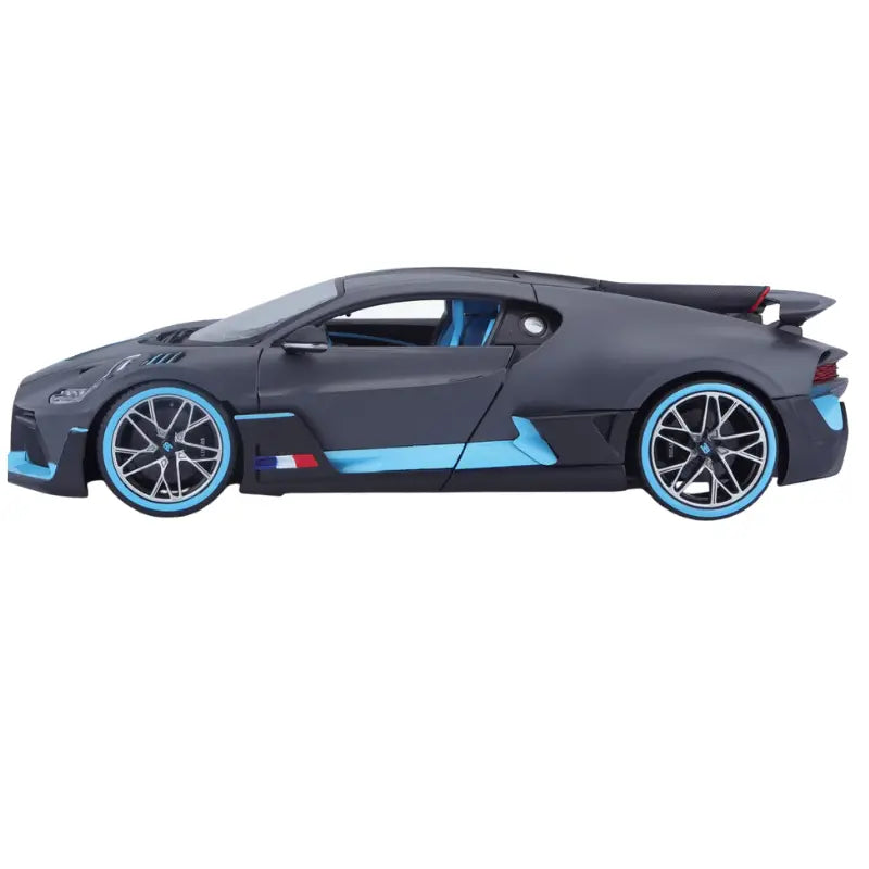Maisto Bugatti Divo 1:18 Special Edition gray blue diecast model side view