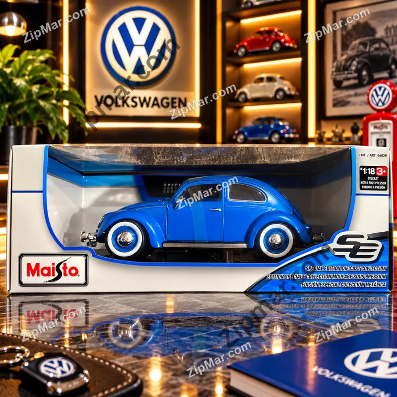 Blue Maisto Volkswagen Käfer Beetle 1955 1:18 diecast in Special Edition window box, side view