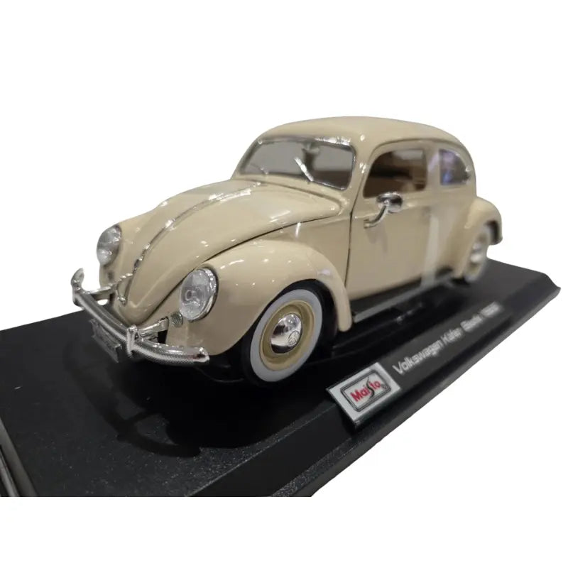 Maisto 1:18 Volkswagen Käfer Beetle 1955 diecast model three quarter angle view